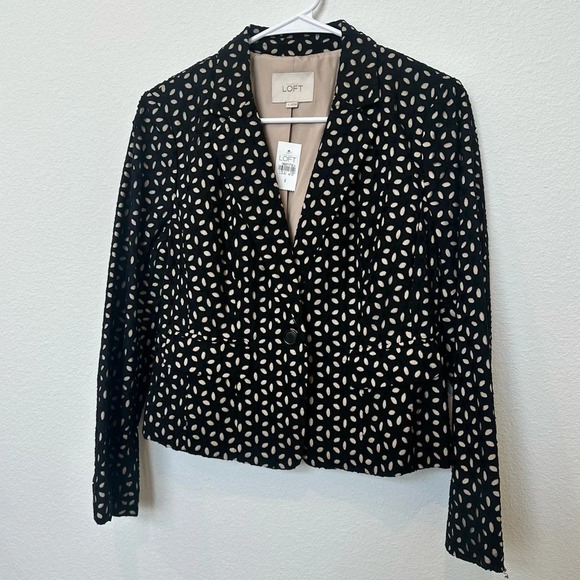 NWT‎ Ann Taylor Loft Black and Nude Eyelet Blazer - Picture 3 of 11